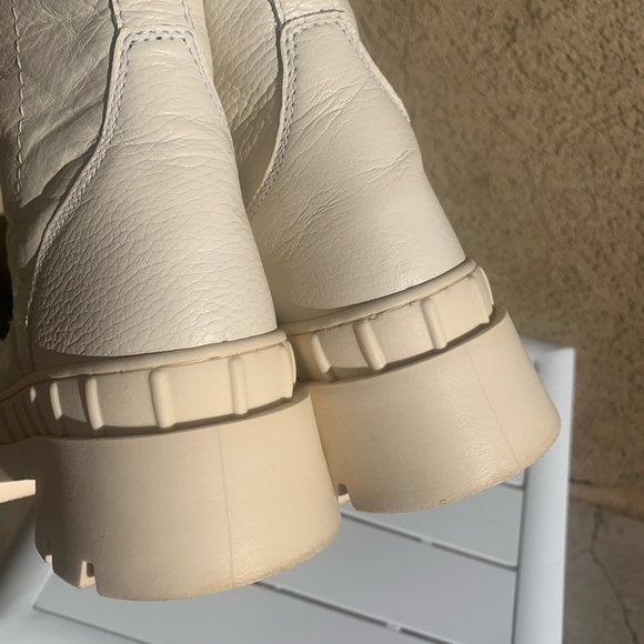 Vince Camuto white leather lug sole booties size 7 - Picture 14 of 16